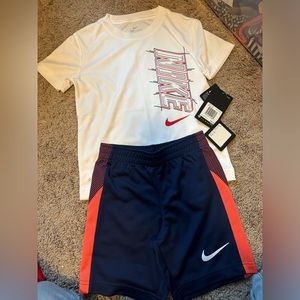 Kids size 4 Nike set